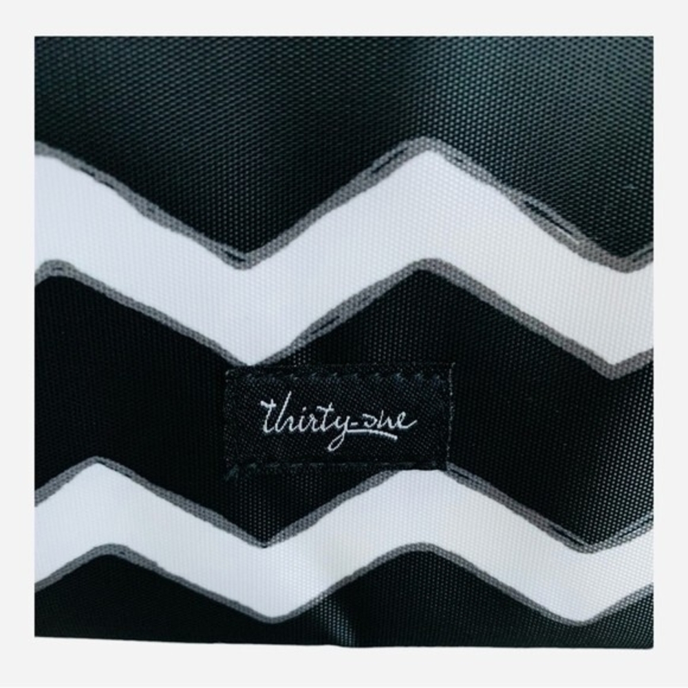 Thirty-One Thermal Tote Black White Chevron Flat Pouch Nylon Lunch Bag New - Picture 4 of 6